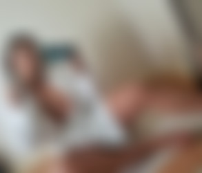 [OnlyFans.com] Kiera Jaston (@kierajaston)/photos/18-09-22 2079445-01 Friday night chill 1690x1440.jpg
