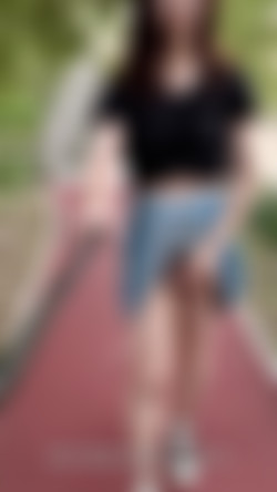 [ManyVids] Elia Blaine/Elia Blaine - Outdoor Pissing Cum at Park.MP4